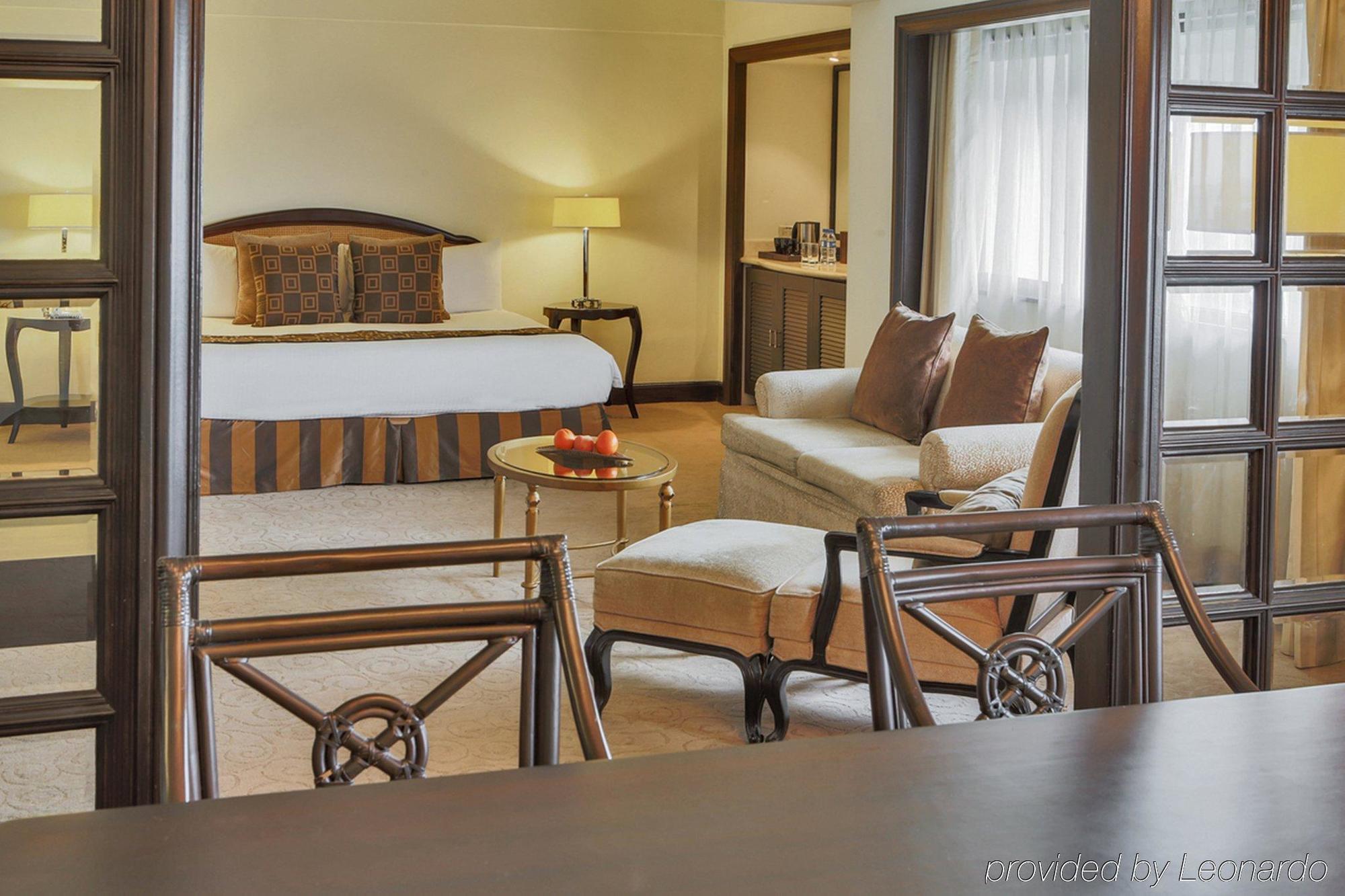 Hotel Intercontinental Manila à Makati City Extérieur photo
