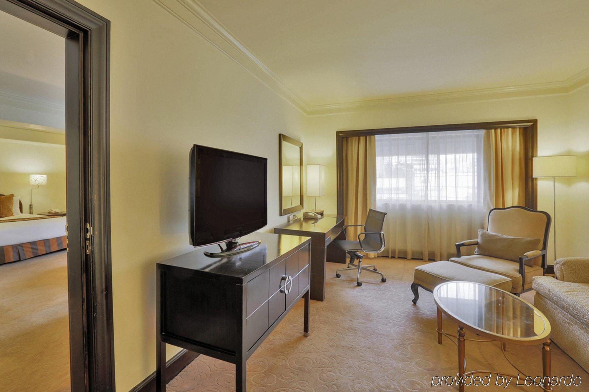 Hotel Intercontinental Manila à Makati City Extérieur photo