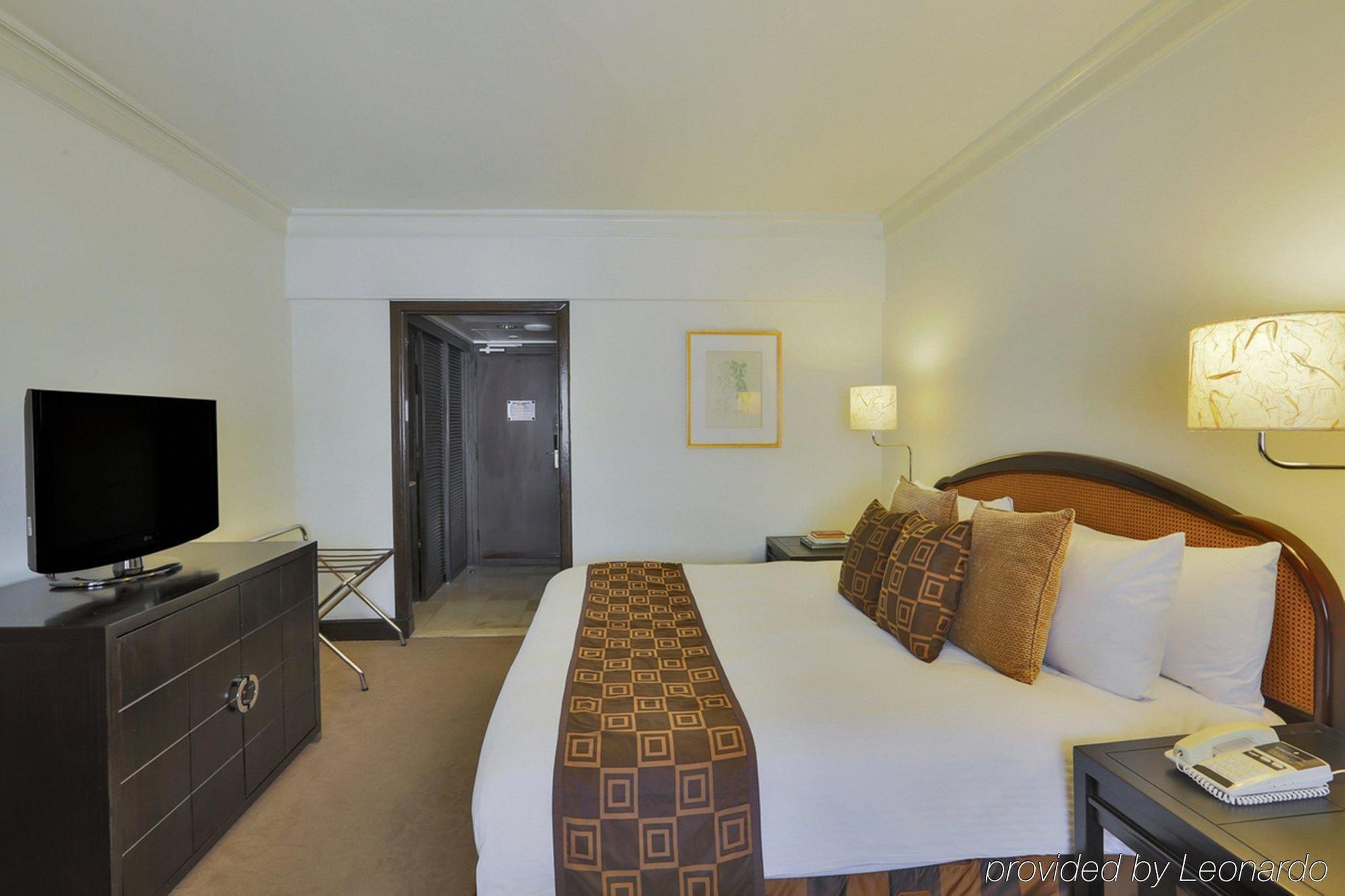 Hotel Intercontinental Manila à Makati City Extérieur photo